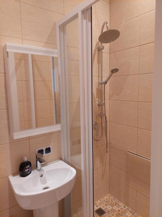 Cosy One Seperate Bedroom Apartment In City Center, Perfect For Family Trip. Riga Exterior foto